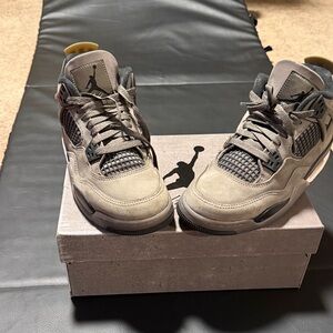 Air Jordan 4 retros size 5
